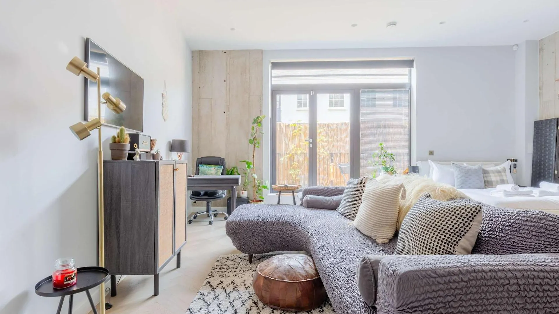Stylish Studio In Hackney With Private Terrace location