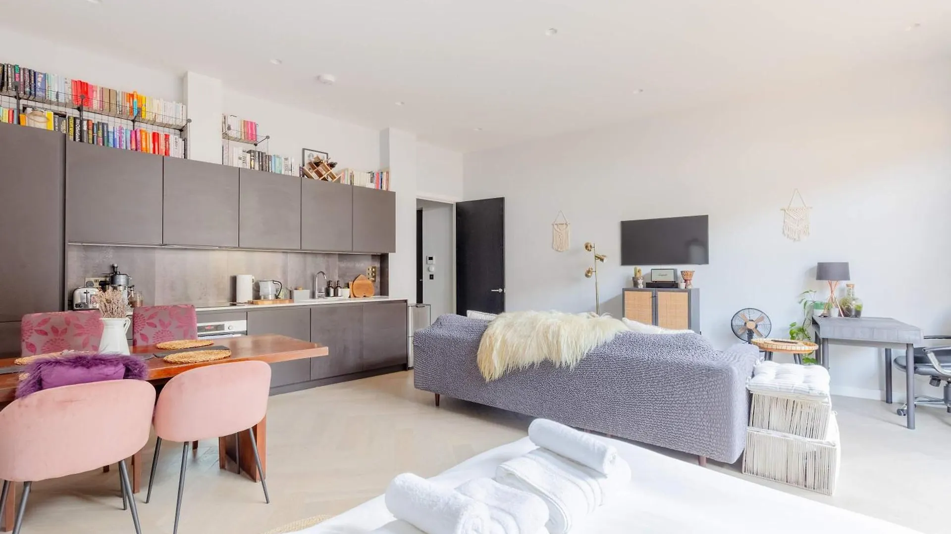 Stylish Studio In Hackney With Private Terrace London Apartment