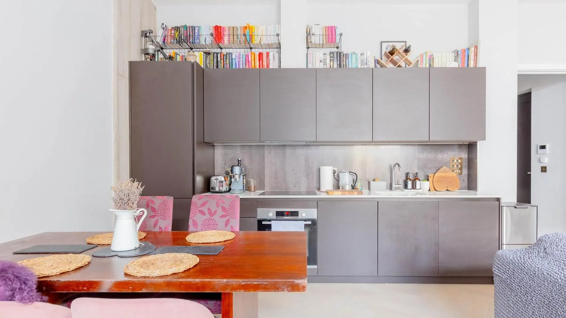 Stylish Studio In Hackney With Private Terrace London