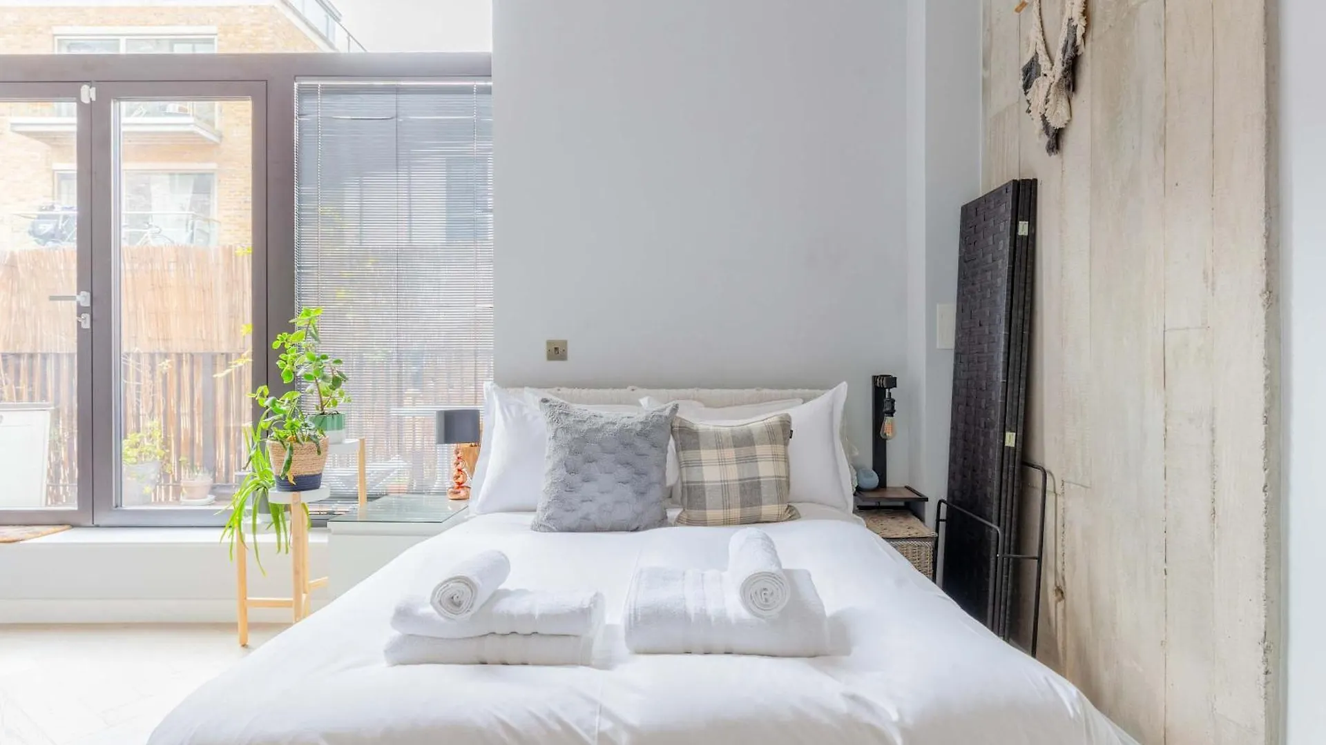 Stylish Studio In Hackney With Private Terrace London United Kingdom