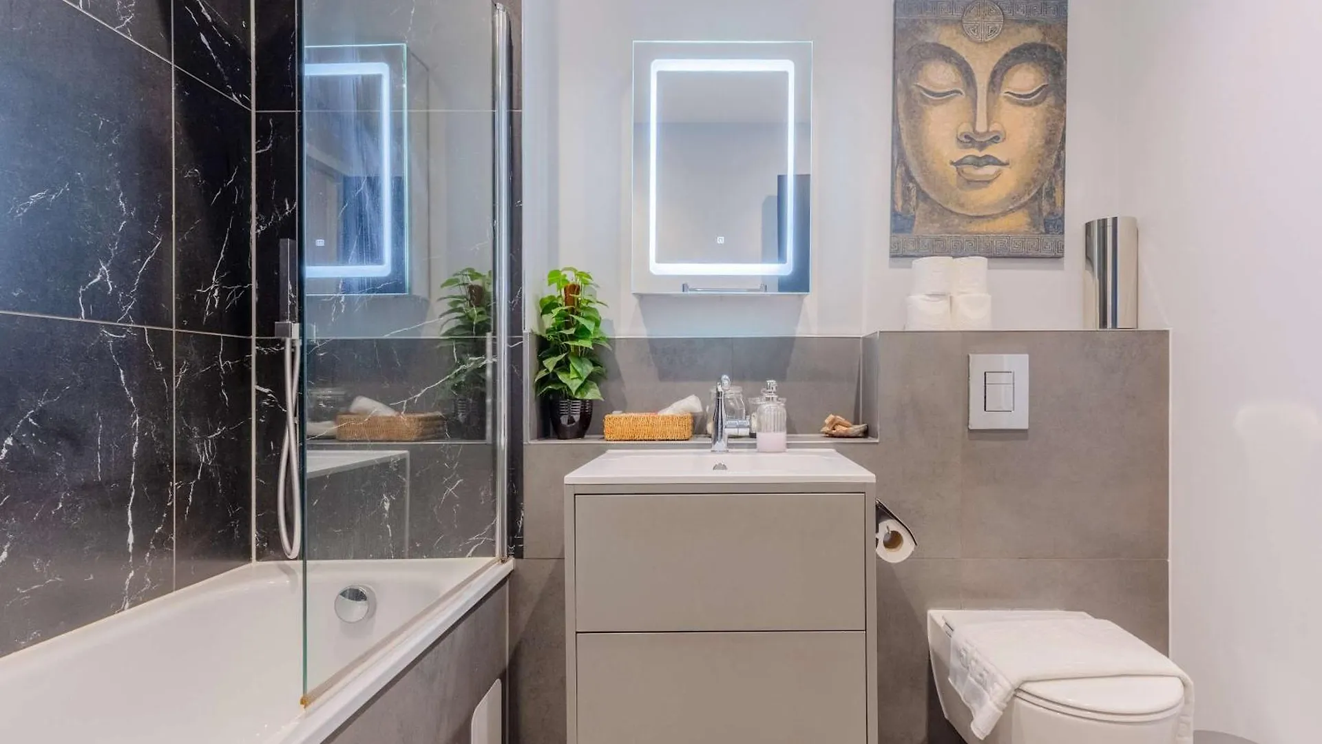 Stylish Studio In Hackney With Private Terrace London