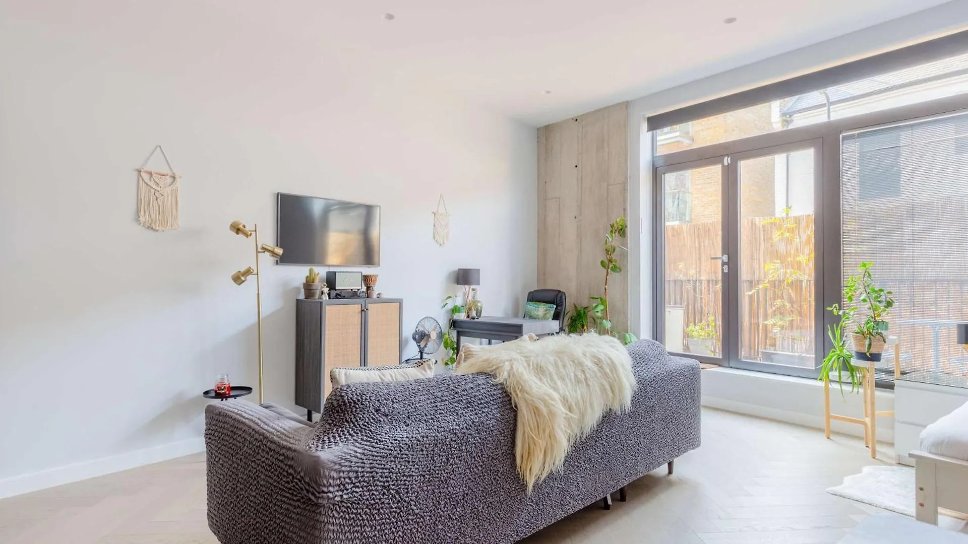Stylish Studio In Hackney With Private Terrace London